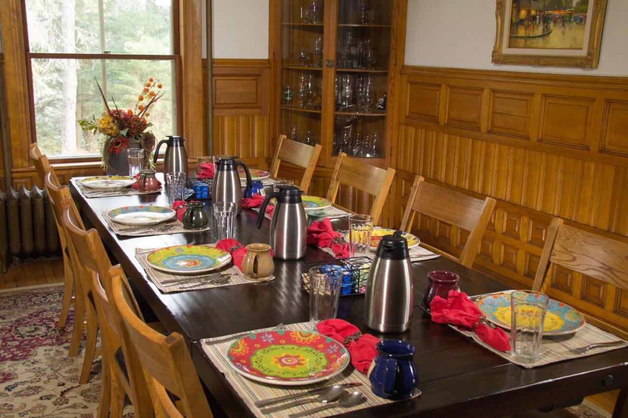 Pinehurst Inn Bed & Breakfast ベイフィールド エクステリア 写真